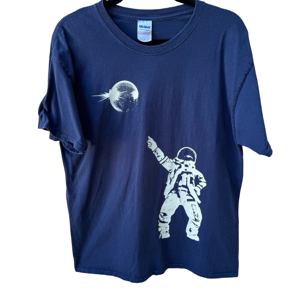 Gildan Museum of Flight Space NASA Astronaut Disco Ball Graphic T-Shirt Mens L
